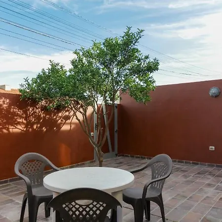 Casa En El Balcon De Con Terraza Telde